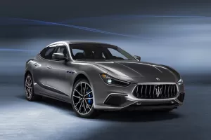 Také Maserati se pustilo do elektrifikace, výsledkem je Ghibli Hybrid