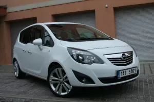 Test: Opel Meriva vs. KIA Venga - hrátky s prostorem