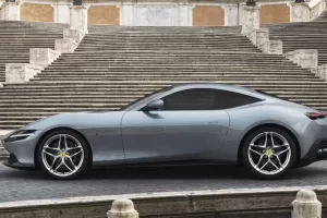 Nové Ferrari Roma odkazuje na legendární model Dino