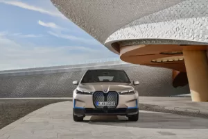 BMW iX je technologickou chloubou mnichovské automobilky