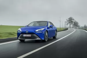 Druhá generace vodíkové Toyoty Mirai má českou cenu