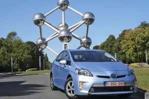 Toyota Prius Plug-In Hybrid – 25 km navíc