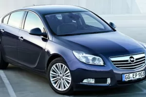 Opel Insignia 2012: hlavně motory