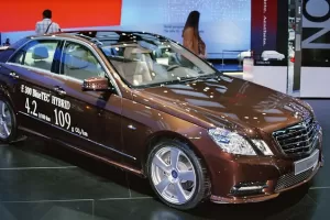 Mercedes-Benz E-Klasse Hybrid – Hybridní ofenzíva…