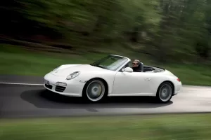 FAQ: Váha Porsche 911 Carrera 4S Cabriolet