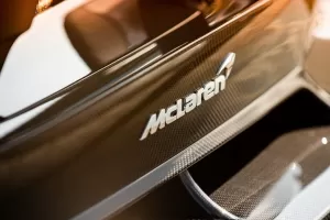 McLaren v začarovaném kruhu: Potřebuje peníze, ale do ziskových segmentů se podívá nejdříve za pět let