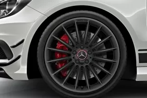 Mercedes-AMG A35 bude nový konkurent Golfu R. Známe první podrobnosti