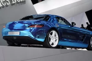 Mercedes-Benz nabídne jeden SLS AMG Electric Drive českým zákazníkům