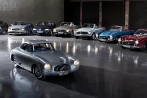 Mercedes-Benz SL slaví 70 let. Teprve před pár lety se potvrdilo, co jeho označení vlastně znamená