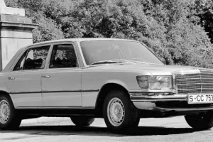 Mercedes-Benz W116 (1973): první S-Class nastupuje