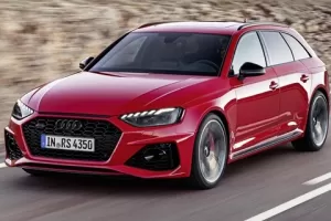 Modernizace Audi RS 4 Avant: Kosmetika a nová technika v interiéru, 450 koní zůstává