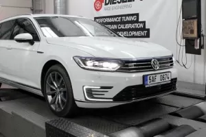 Na brzdě: Volkswagen Passat Variant GTE