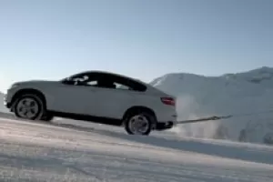 Na hory jedině s xDrive od BMW. Dokáže nemožné