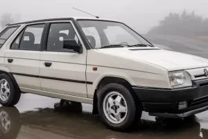 Na prodej je krásná Škoda Forman GLX z roku 1994. Má zajímavou historii, cestu k vám si však musí najít z USA