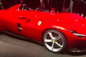 Na veřejnost utekly fotky dvou nových Ferrari. Jde o krásné retro kousky