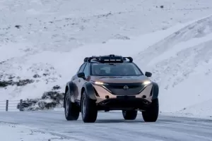 Nissan Ariya jako první automobil dojel ze severního na jižní pól. Byl v téměř sériovém stavu