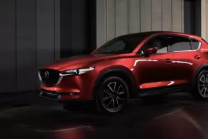 Nová Mazda CX-5 odhalena. Dostane speciální lak a drobné inovace