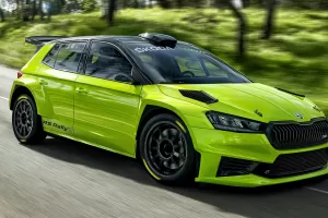 Nová Škoda Fabia RS oficiálně: Má skoro 300 koní a zvládne 200 km/h, uvnitř jsou desítky metrů trube