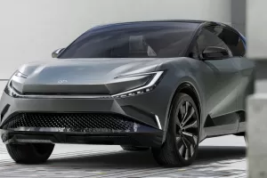 Nová Toyota bZ nabírá pevné obrysy. Do dvou let k ní v Evropě přibude dalších pět elektroaut