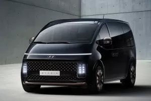 Nový Hyundai Staria má české ceny. Futuristické MPV se vejde hluboko pod milion a uveze 9 lidí