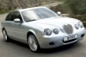 „Nový” Jaguar S-Type: najděte dva rozdíly