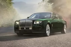 Nový Rolls-Royce Ghost šel na skřipec. V prostoru na nohy jej porazí jediné auto