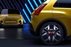 Nový Renault 5 sníží náklady na nabíjení až o polovinu. Díky systému V2G pro domácnost