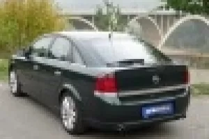 Opel Vectra V6 turbo: skromný rychlík (test)