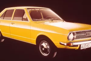 Audi 80 se představilo před 50 lety. Strefilo se do správné doby a položilo základy současné A4