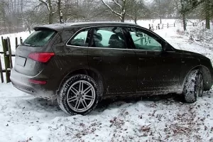Audi Q5: pozor, valí se sněhová koule!