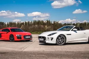 Audi R8 V10 Plus vs. Jaguar F-Type R AWD: Rychlost, nebo zábava