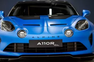 Alpine věnuje limitovanou edici nové A110 R Fernandu Alonsovi. Cena za výjimečnost? Milion!