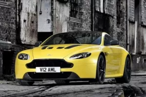 Aston Martin V12 Vantage S zvládne stovku pod čtyři sekundy
