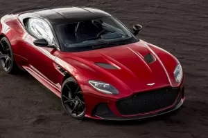 Aston Martin nové DBS ještě přiostří. Chystá i otevřenou verzi