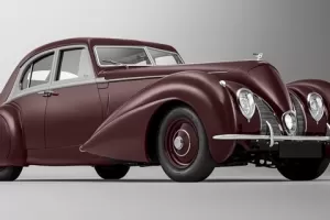 Bentley oživuje minulost. Znovu vytvořilo jedinečný Corniche, který ztratilo za války