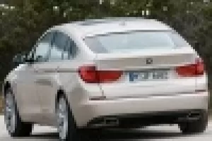 BMW 5 GT oficiálně: mutant útočí