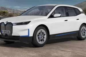 BMW iX 2021 v Česku: Jak se vám líbí nejlevnější verze?