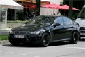 BMW M3 sedan: černá mamba (spy photos)