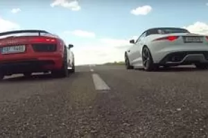 Drag Race: Audi R8 V10 Plus vs. Jaguar F-Type R AWD ve sprintu na 400 m