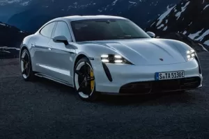 Elektrické Porsche Taycan oficiálně: Je absurdně rychlé, drahé i označené