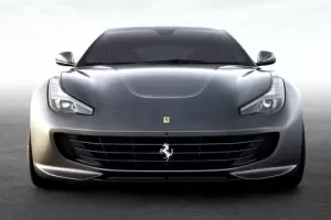Ferrari FF je po faceliftu rychlejší a má řiditelnou zadní nápravu