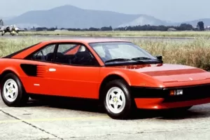 Ferrari Mondial (1980-1993): Pro čtyři s motorem uprostřed