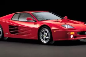 Ferrari Testarossa (1984-1996): Rudá hlava