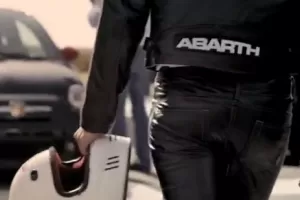 Fiat 500 Abarth: Catrinel Menghia opět v akci