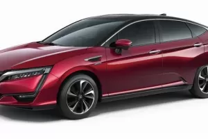 Honda představuje své sériové auto na vodík. Uvidíme ho v Tokiu