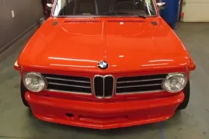 Jak se staví sen: Majitel do tohoto BMW 2002 instaloval motor z M5