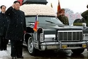 K hrobu odvezl severokorejského diktátora americký Lincoln