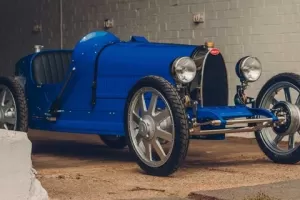 Kupte vašemu dítěti Bugatti! Pojízdná hračka Baby II stojí až přes milion korun