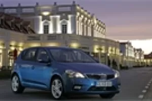 Kia Cee'd facelift: desítky nových foto hatchbacku i kombi SW