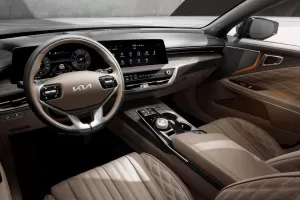 Kia odhaluje interiér luxusního vozu K8. Očekávání jsou teď ještě vyšší